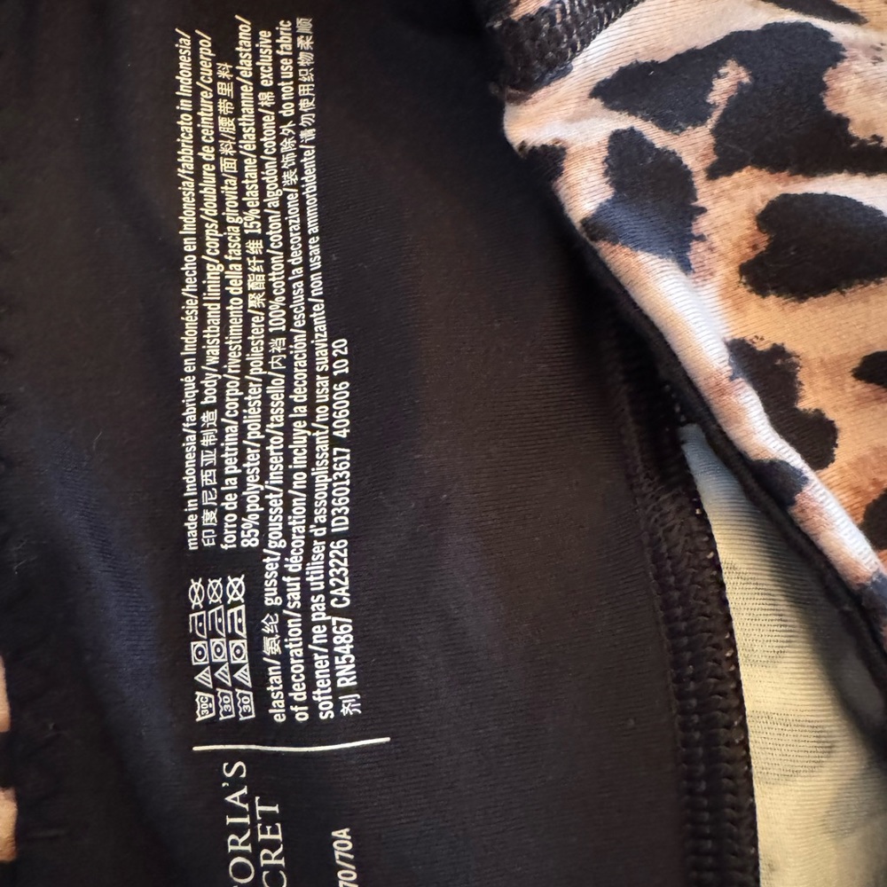 Victoria Secret cozy soft luxury fabric cheetah spandex leggings Size small - Picture 6 of 6